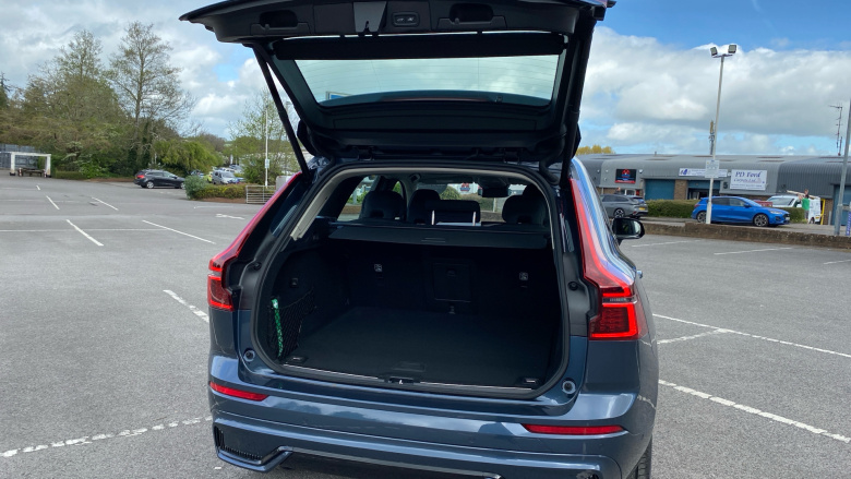 Volvo XC60 2.0 T6 [350] RC PHEV Plus Dark 5dr AWD Geartronic Estate